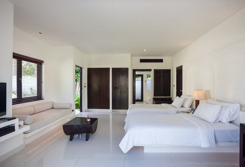 غرفة ديلوكس مطلة على حمام السباحة, The Racha