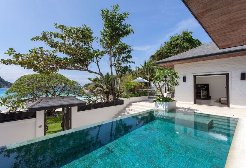 جناح مطلّ علي البحر, The Racha