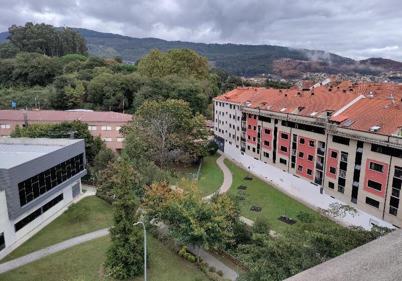 غرفة ديلوكس مطلة على حمام السباحة, The Racha