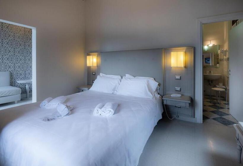 اتاق لوکس با بالکن, Villa Elda Boutique