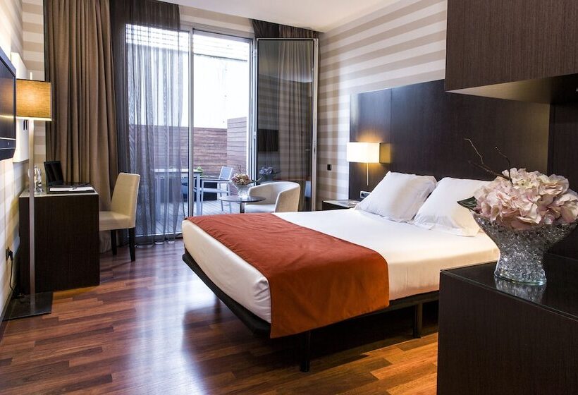 스탠다드 트리플 룸, Zenit Pamplona