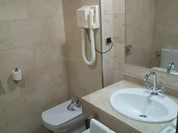 اتاق استاندارد سه نفره, Olimpia Hoteles