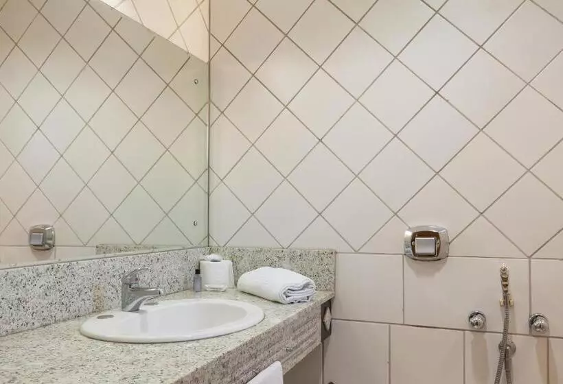 اتاق استاندارد یک نفره, Tri Hotel Executive Criciúma