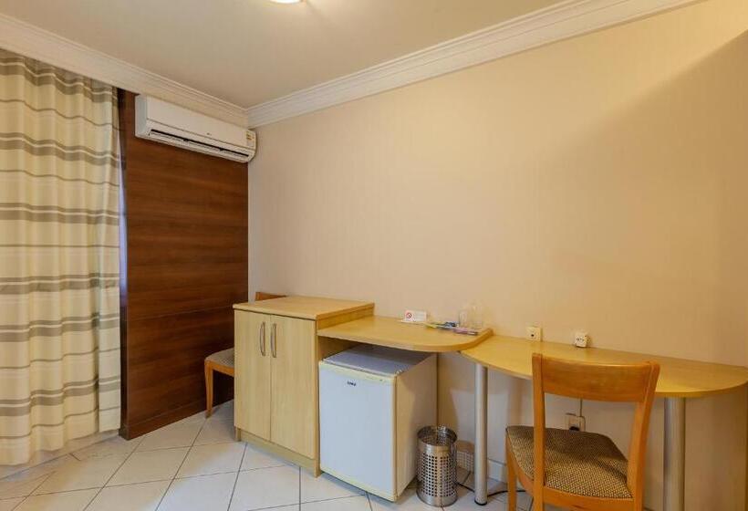 חדר סטנדרט, Tri Hotel Executive Criciúma