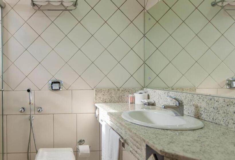 חדר דלוקס לשלושה, Tri Hotel Executive Criciúma