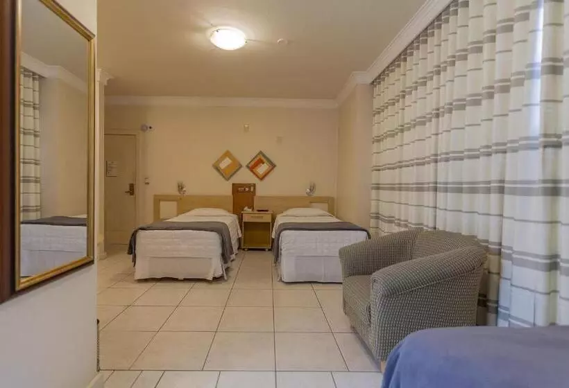 اتاق لوکس سه تخته, Tri Hotel Executive Criciúma