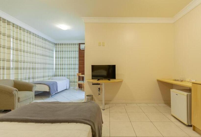 חדר דלוקס לשלושה, Tri Hotel Executive Criciúma