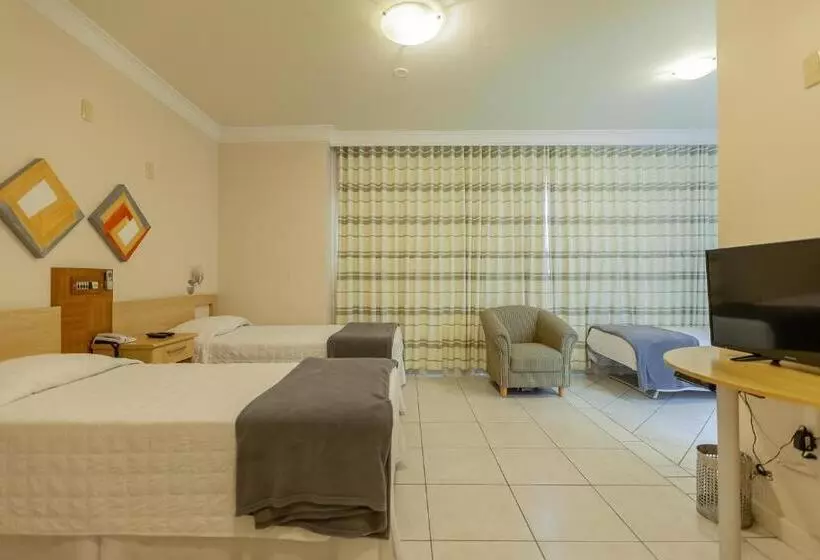 اتاق لوکس سه تخته, Tri Hotel Executive Criciúma
