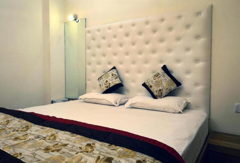 جناح إدارى, Girija