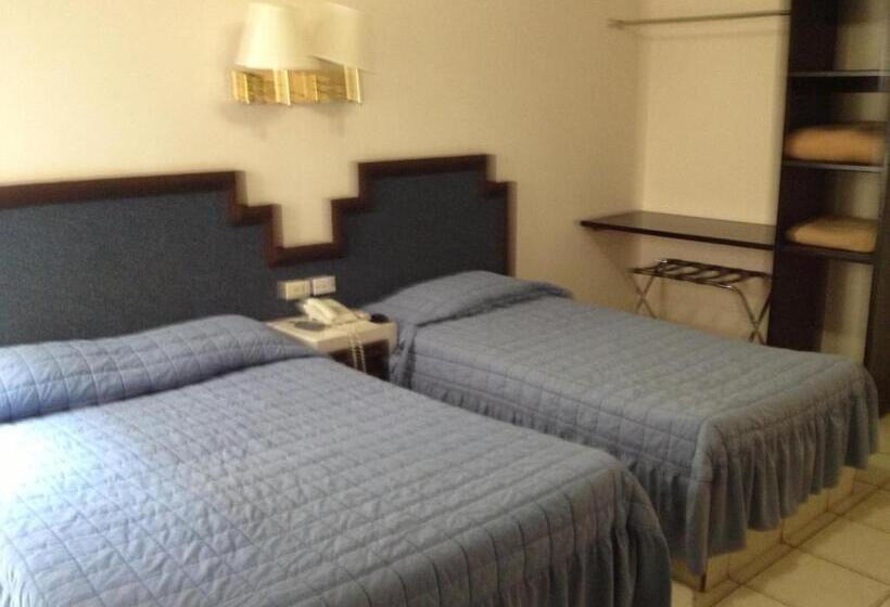 标准三人间, Hacienda Nainari