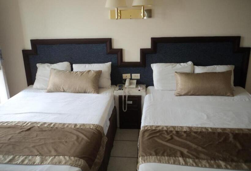 四人标准间, Hacienda Nainari