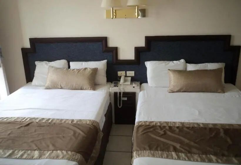 اتاق استاندارد چهار تخته, Hacienda Nainari