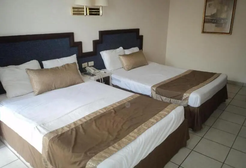 اتاق استاندارد چهار تخته, Hacienda Nainari