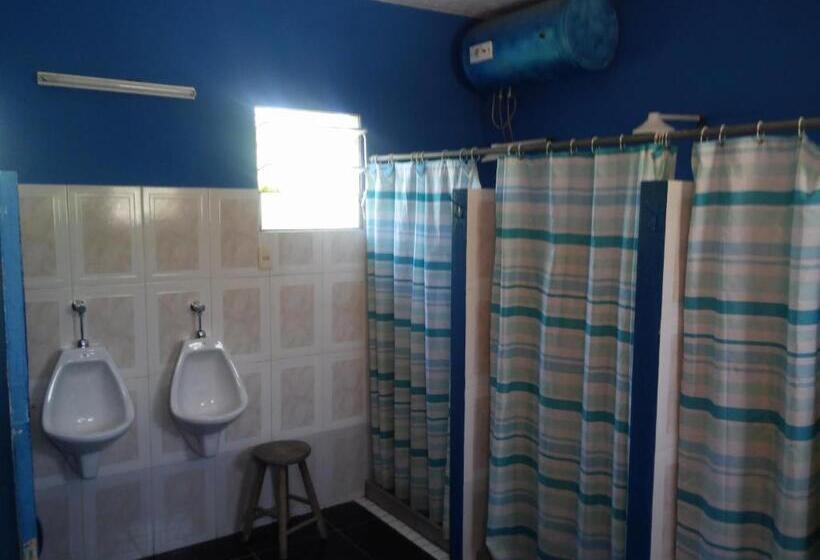 스탠다드 룸 공동 욕실, Valizas Hostel