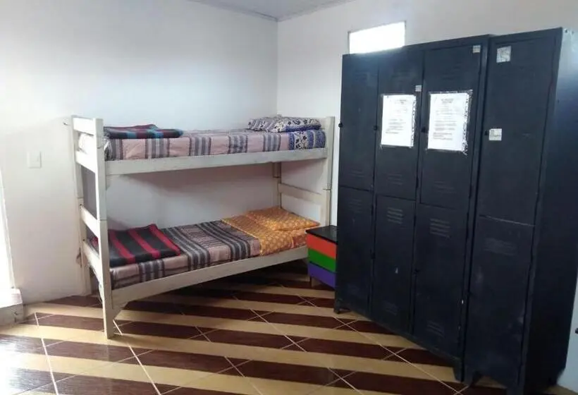 Vuode Makuusalissa, Valizas Hostel