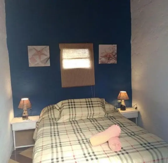 Perhehuone, Valizas Hostel