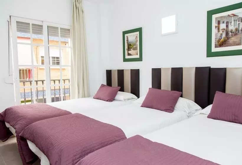 اتاق استاندارد سه نفره, Marbella