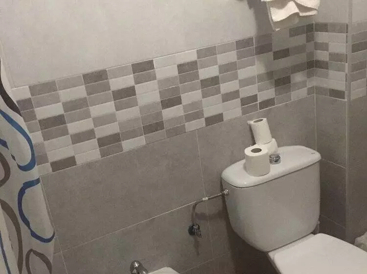 اتاق استاندارد سه نفره, Marbella