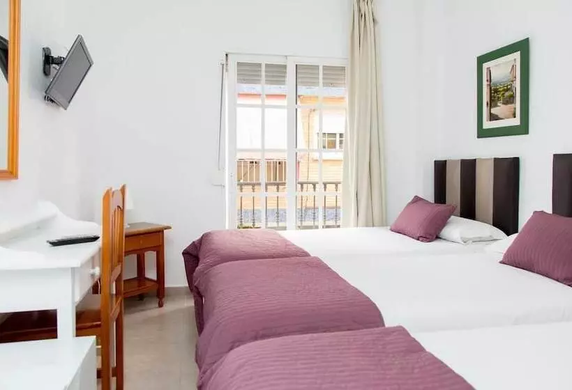 اتاق استاندارد سه نفره, Marbella