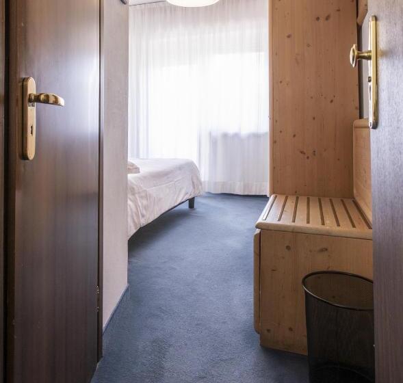 اتاق استاندارد یک نفره, Albergo Cappello E Cadore