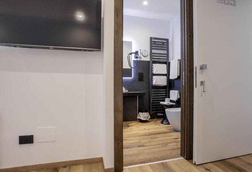 سوییت, Albergo Cappello E Cadore