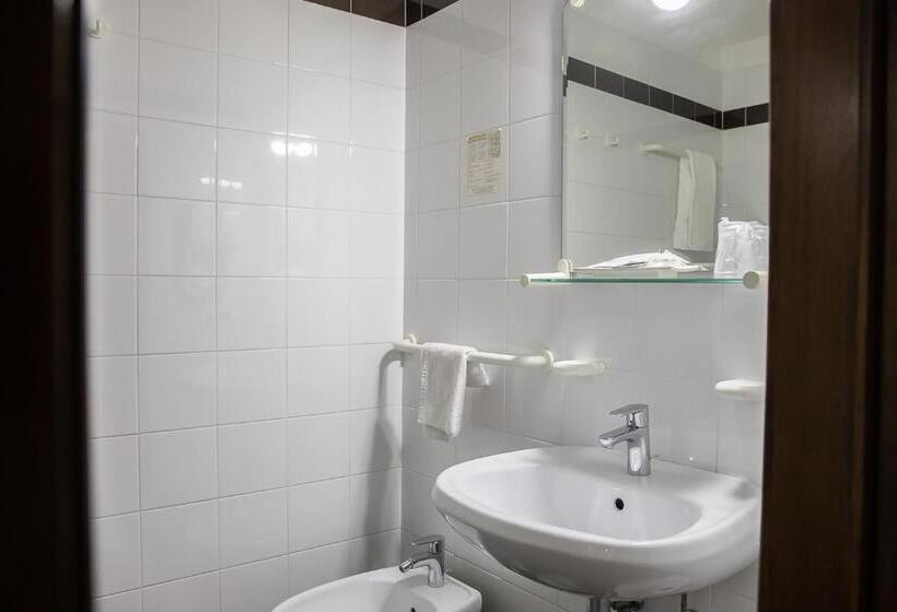 اتاق عادی, Albergo Cappello E Cadore