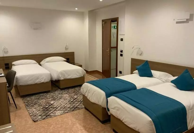 スタンダード４人部屋, Albergo Cappello E Cadore