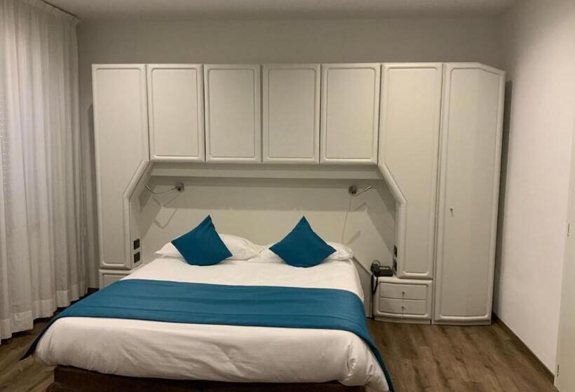 اتاق لوکس خانوادگی, Albergo Cappello E Cadore