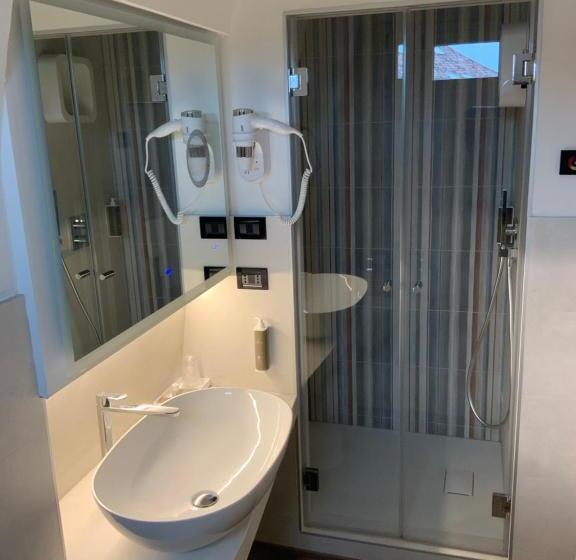 اتاق لوکس خانوادگی, Albergo Cappello E Cadore