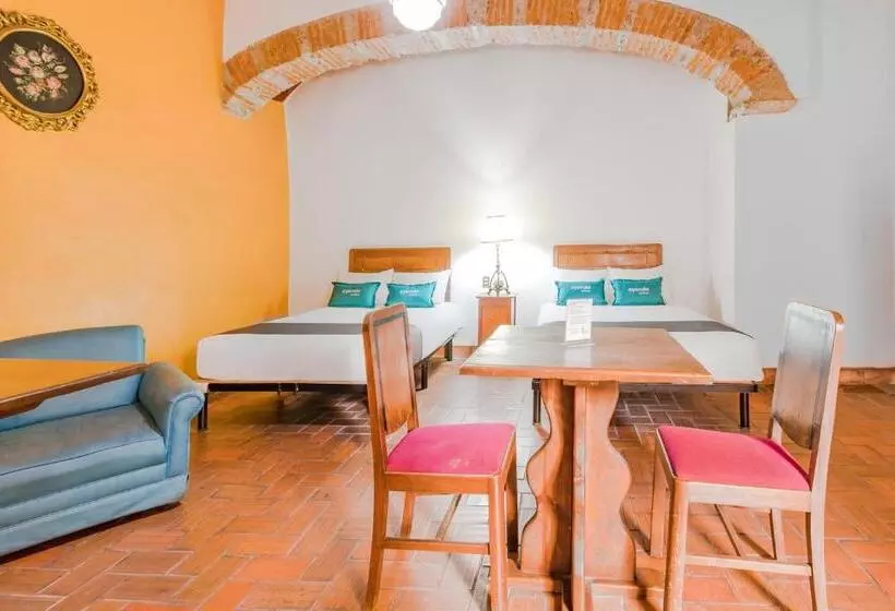 اتاق استاندارد چهار تخته, Ayenda Meson De San Sebastian