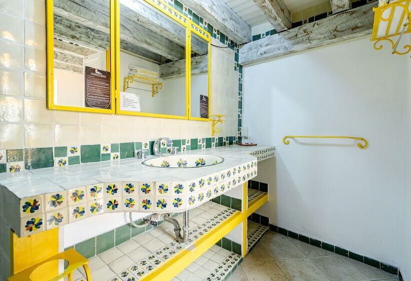 غرفة قياسية ثلاثية, Ayenda Meson De San Sebastian