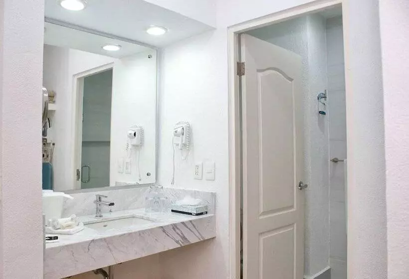 اتاق استاندارد, Comfort Inn Monterrey Valle