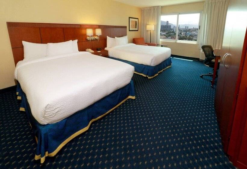 带2个双人床的标准工作室, Courtyard Monterrey San Jeronimo