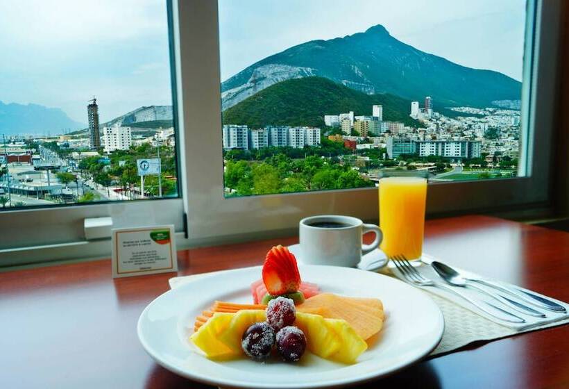 スイート, Courtyard Monterrey San Jeronimo