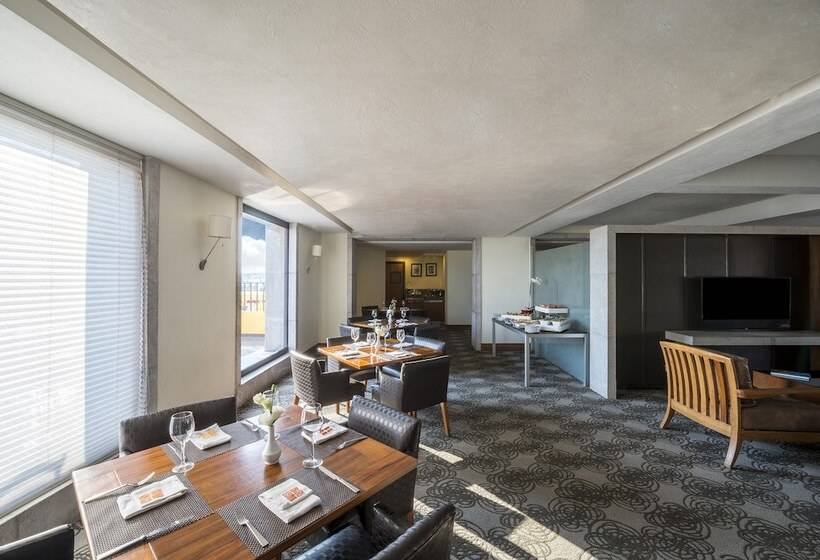 Club Room King Bed, Grand Fiesta Americana Queretaro