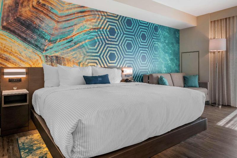 اتاق لوکس با تخت بزرگ, Grand Fiesta Americana Queretaro