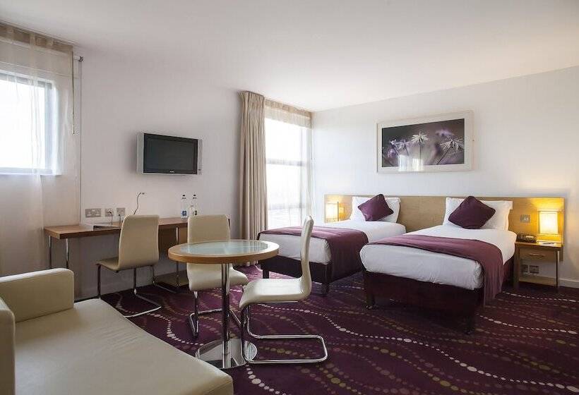 Camera Standard, Louis Fitzgerald