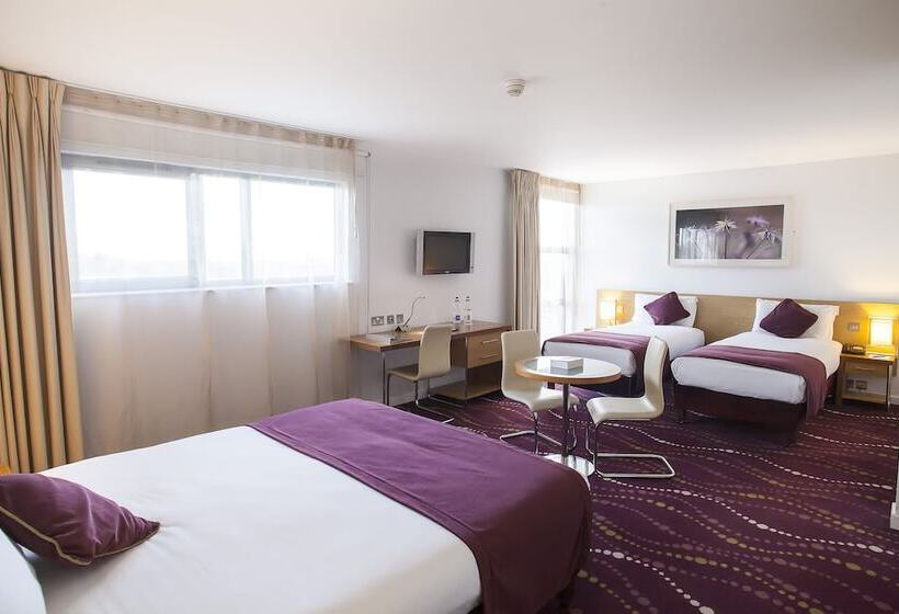 Camera Familiare, Louis Fitzgerald