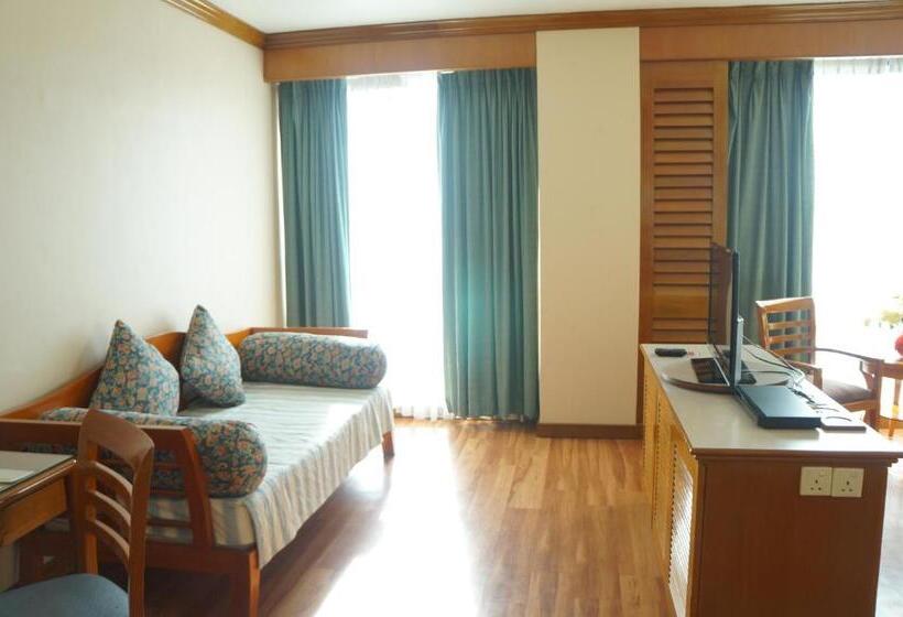 주니어 스위트, Sabah Oriental