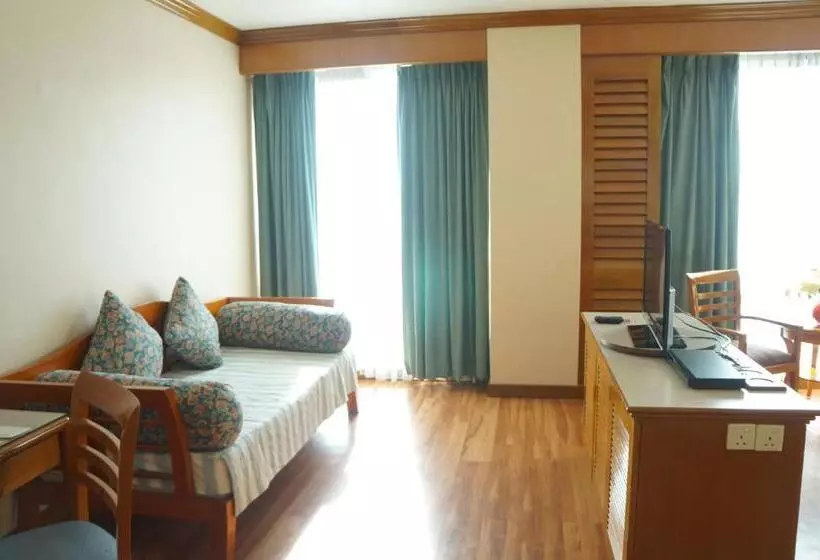 ジュニアスイート, Sabah Oriental