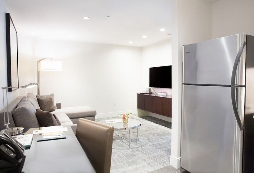 سوئیت پریمیوم, The Lumen