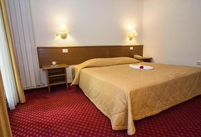 غرفة قياسية فردية مزودة بشُرفة, Vile Park