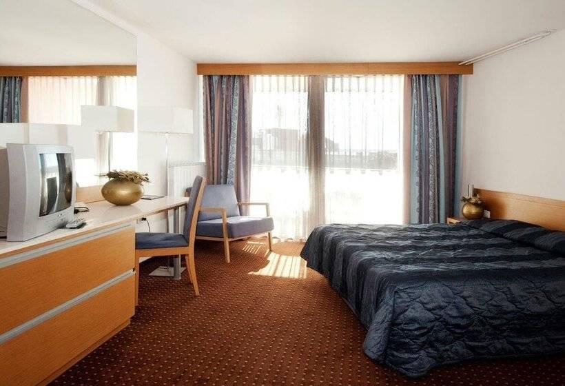 اتاق خانوادگی, Vile Park