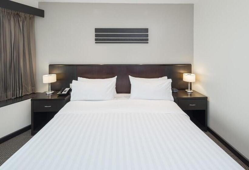 스탠다드 룸 킹사이즈 침대, Wyndham Garden Guayaquil