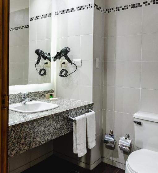 חדר סטנדרט עם מיטת קינג, Wyndham Garden Guayaquil