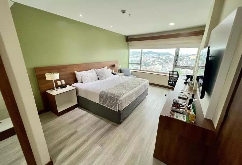 اتاق استاندارد با تخت بزرگ, Wyndham Garden Guayaquil
