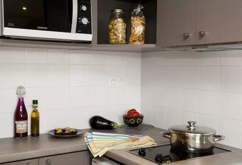 1 Bedroom Apartment