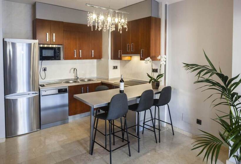 ２ベッドルームアパートメント, Apartamentos Abril