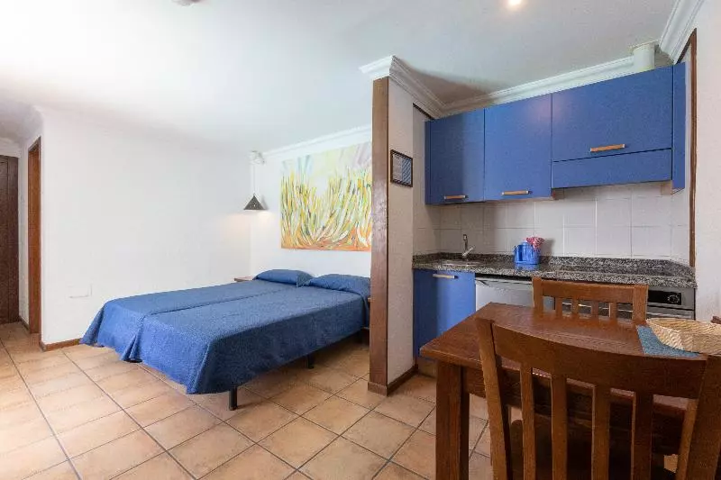 استودیو استاندارد با چشم‌انداز استخر, Apartamentos Agua Marina