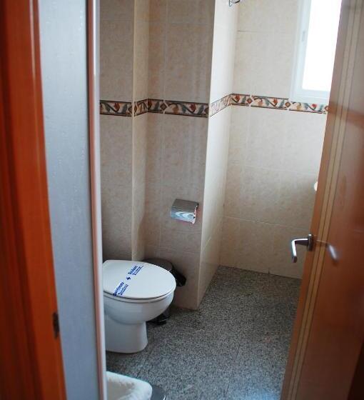 标准三人间, Hostal Mary Tere